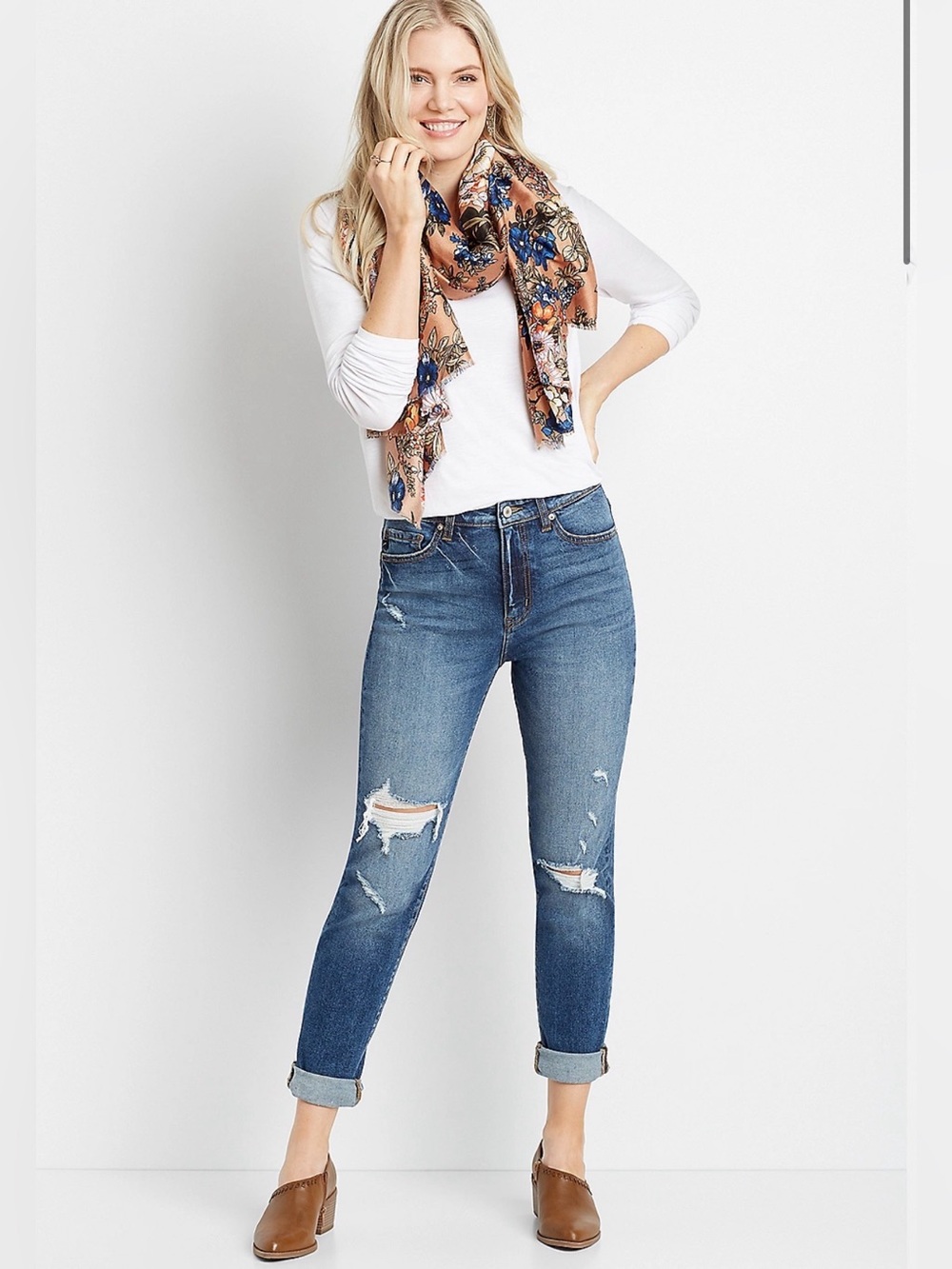 KanCan Super High Rise Dark Destructed Mom Jean Size 25